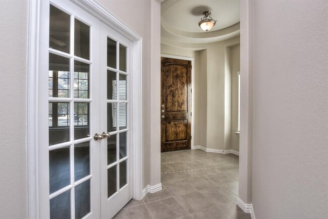 Building Photo - 409 Bluehaw Dr