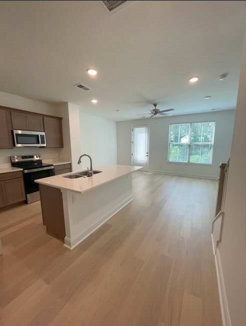 Kitchen - 1825 Bennett Vlg Dr