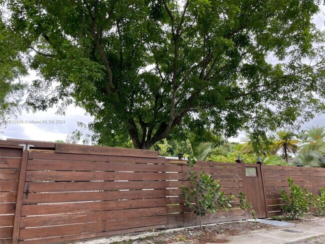 Foto del edificio - 1132 NW 2nd Ave