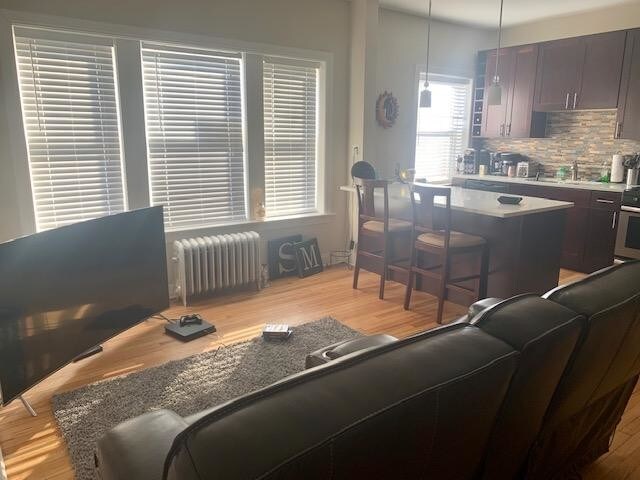 Foto del edificio - 3 bedroom in Chicago IL 60625
