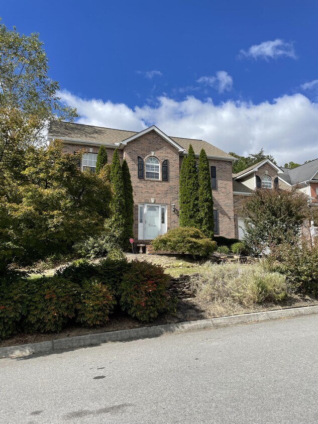 1219 Paxton Dr, Knoxville, TN 37918 House Rental in Knoxville, TN