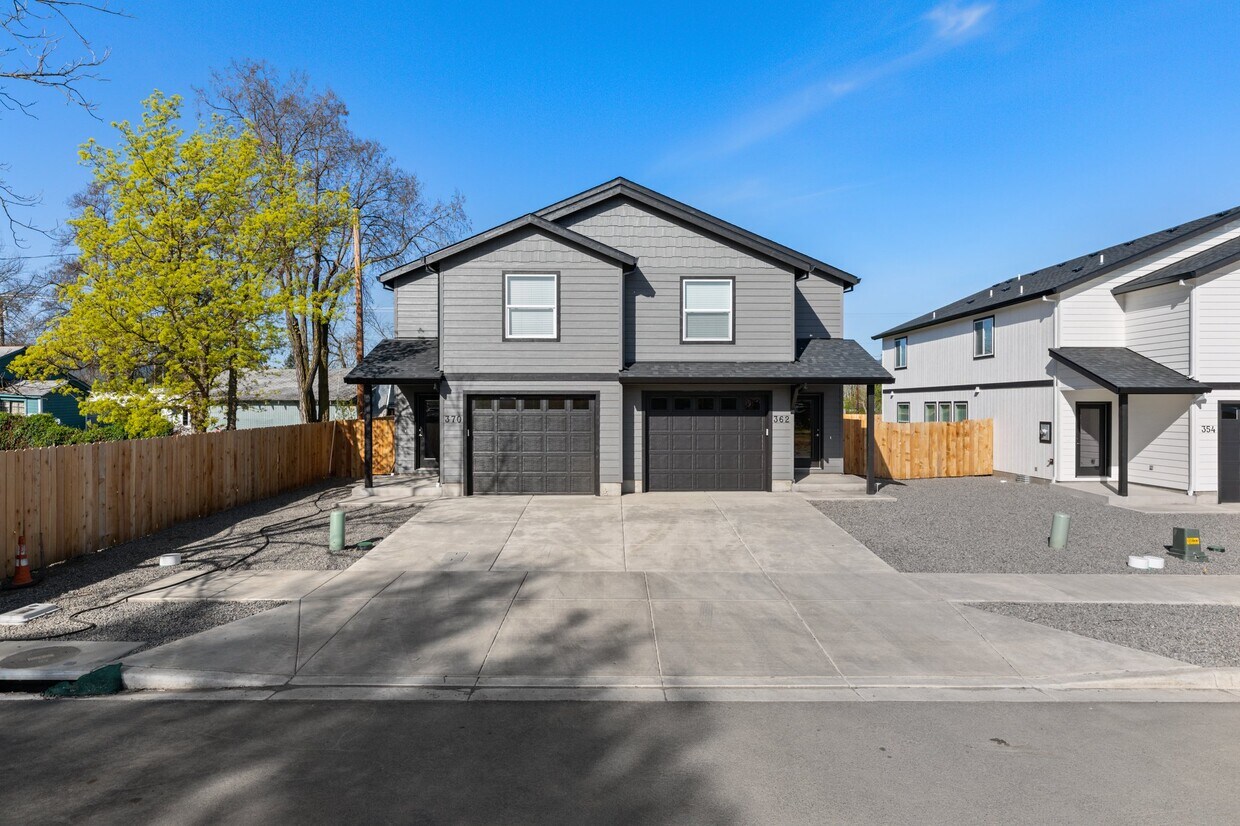 379 Lozier Ln, Medford, OR 97501 House Rental in Medford, OR