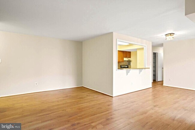 Building Photo - 8000 Le Havre Pl