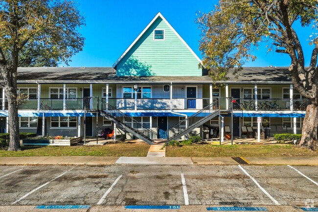 Alternar - Stonehaven at the Galleria