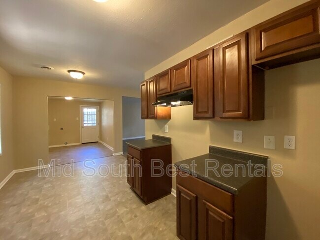 Foto del edificio - 3521 Madewell St