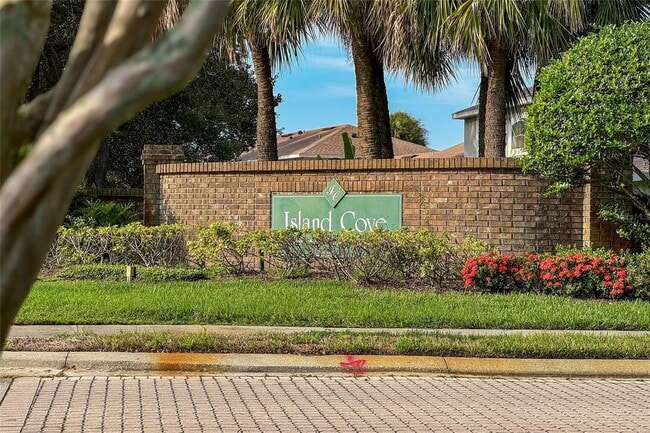Building Photo - 1353 Lucaya Cir