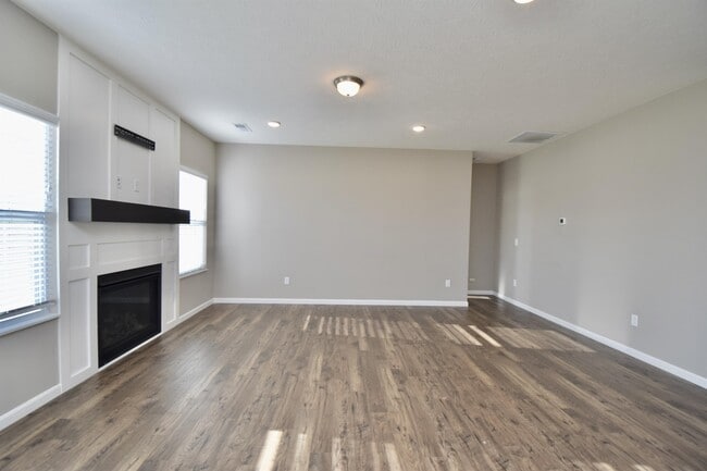 Building Photo - 1601 Ashbury Ct