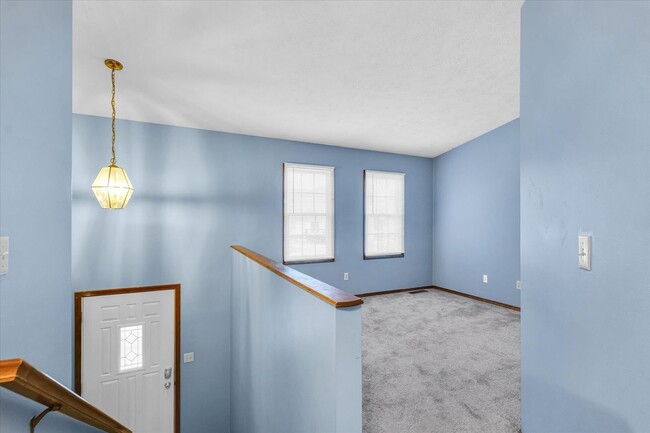 Building Photo - Three Bedroom and 2.5 Bathroom Townhome wi...