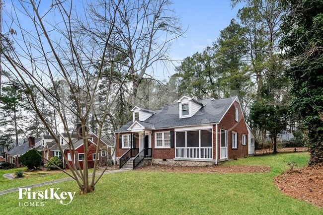 Building Photo - 1749 S Alvarado Terrace SW