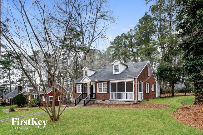 Foto del edificio - 1749 S Alvarado Terrace SW