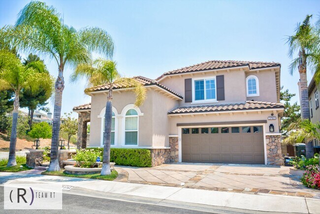 Foto del edificio - Gorgeous Solar-Powered Yorba Linda Home! Must View!