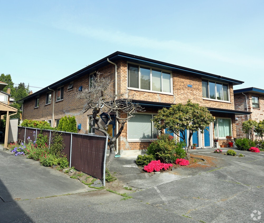 Building Photo - 4259 Gilman Ave W