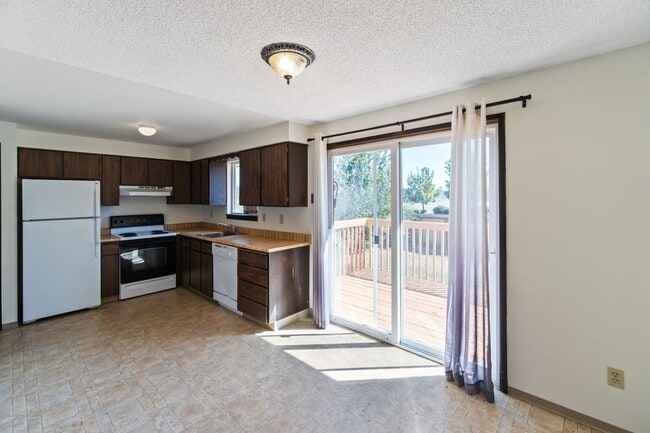 Building Photo - Beautiful Spokane Valley Duplex!!