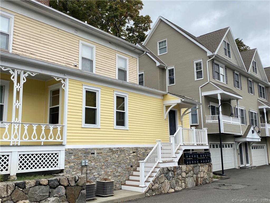 Primary Photo - 130 Main St
