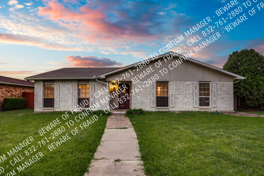 Primary Photo - 3121 Fieldview Dr