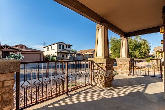 Building Photo - 1457 W Flamingo Dr