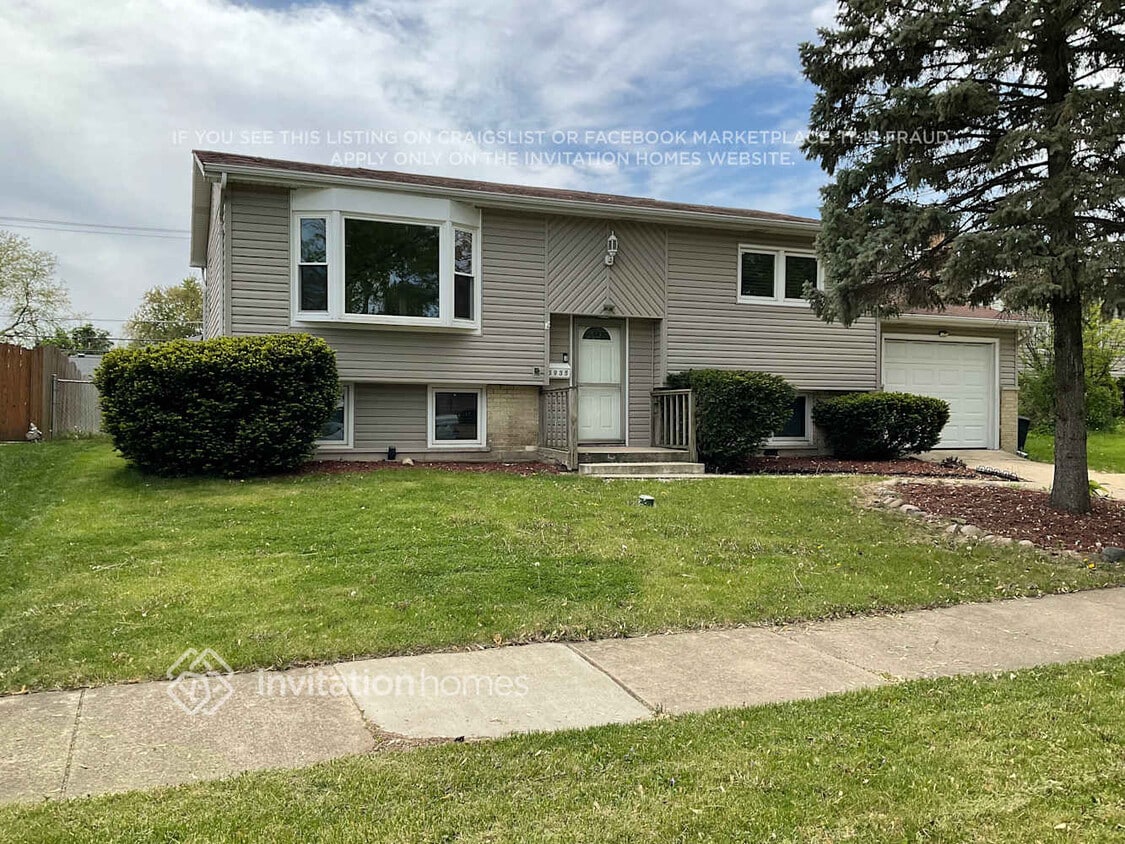 Foto principal - 5935 Essex Rd