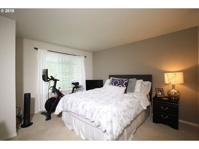 Foto del edificio - Ground Level 2 Bedroom 1 Bathroom Condo Ac...