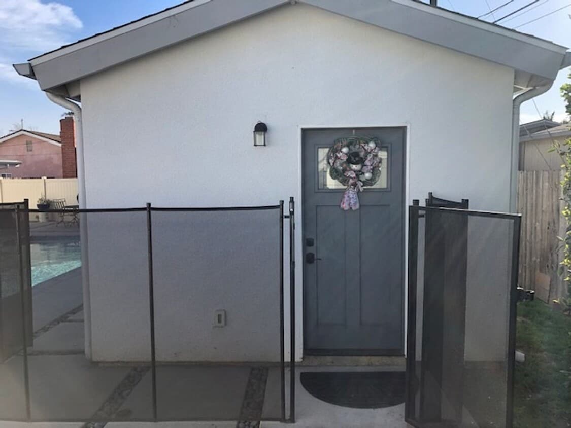 Fully Furnished 1 Bedroom, 1 Bathroom ADU In Fountain Valley! Call Today - Fully Furnished 1 Bedroom, 1 Bathroom ADU In Fountain Valley! Call Today