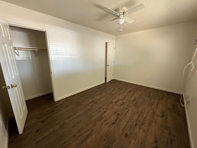 Building Photo - 3529