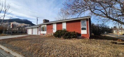 Building Photo - 1318 Garfield St