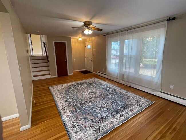 Foto del edificio - 10 Larry Ln