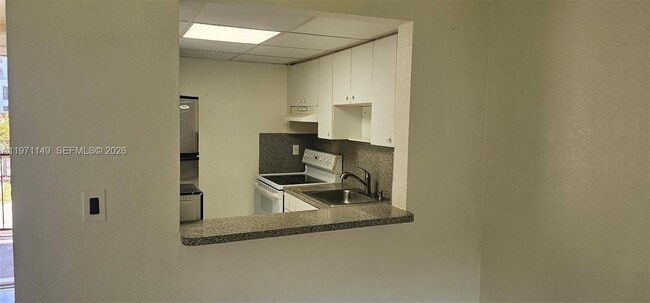 Foto del edificio - 652 NW 3rd St