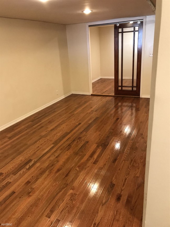 Foto del edificio - 676 E 40th St