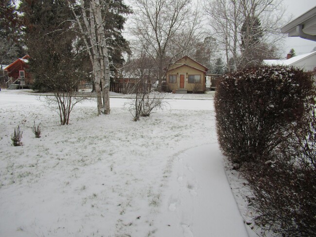 Building Photo - Great Whitefish Home with Attached Garage