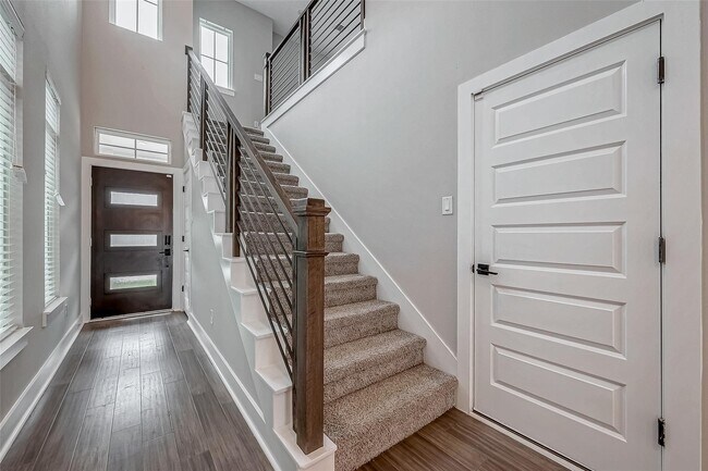 Foto del edificio - 16531 Oasis Mdw Ln