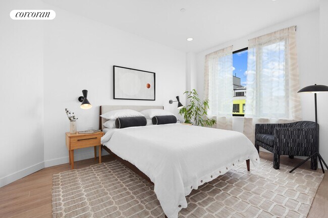 Building Photo - 912 Broadway-