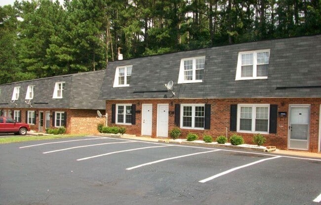 Building Photo - 401 Greenville St