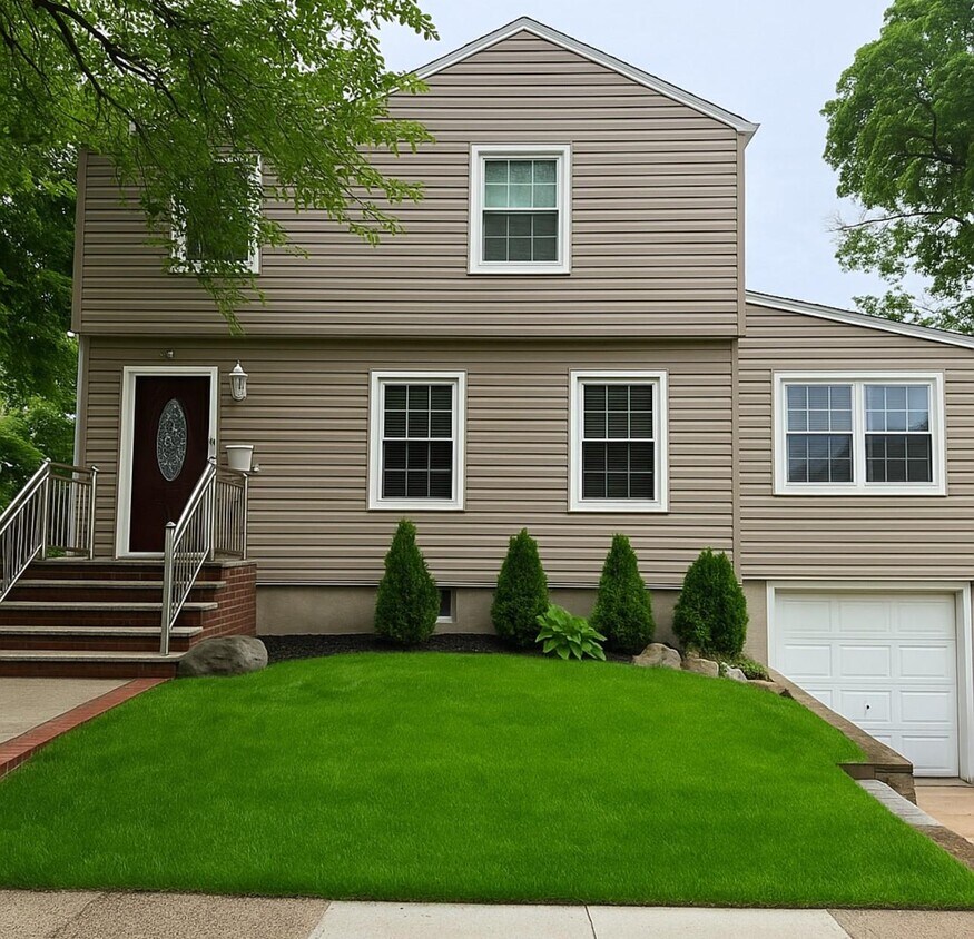 Primary Photo - 31 Flower Rd