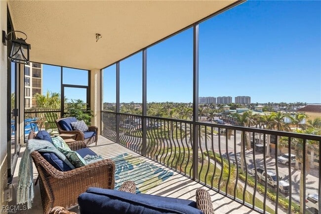 Foto del edificio - 5781 Cape Harbour Dr