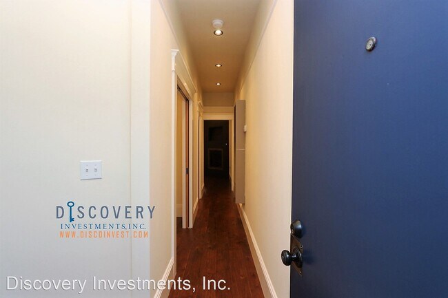 Building Photo - 2 br, 1 bath House - 39 Moss St. #A