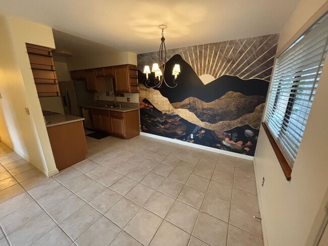 Building Photo - Charming 1 Bedroom, 1 Bathroom Unit in a S...