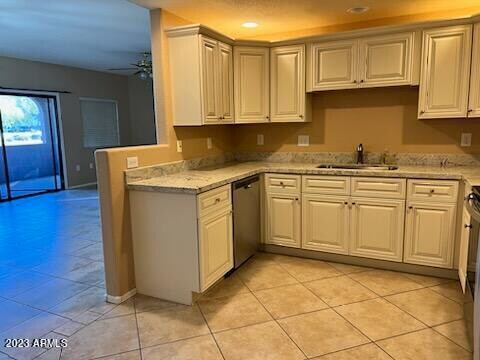 Building Photo - 9555 E Raintree Dr
