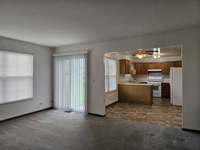Foto del edificio - 301 Village Creek Dr