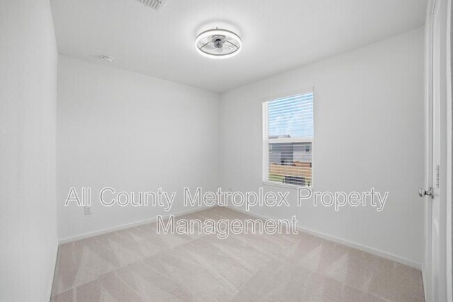 Foto del edificio - 6225 Kingfisher Wy