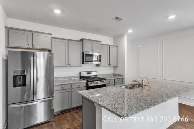 Foto del edificio - 473 Cedarview Rd