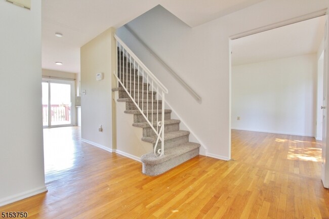 Building Photo - 23 Millman Dr