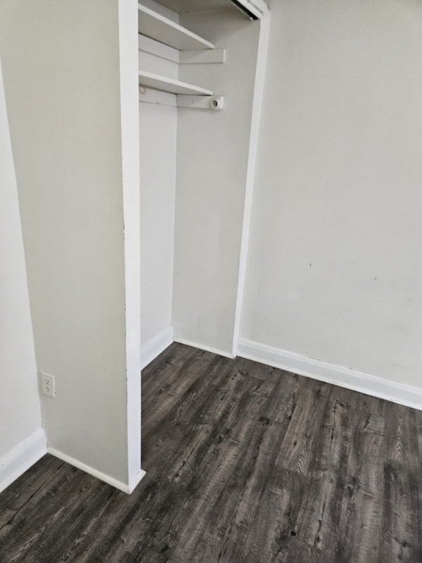 Building Photo - 1310 Dartmouth Ave