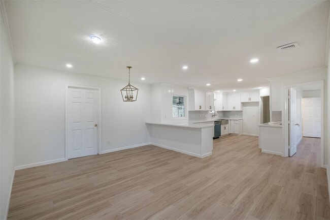 Building Photo - 9419 Campbell Rd