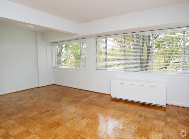 0BR, 1BA - 550 SF - Living Space - The Elise