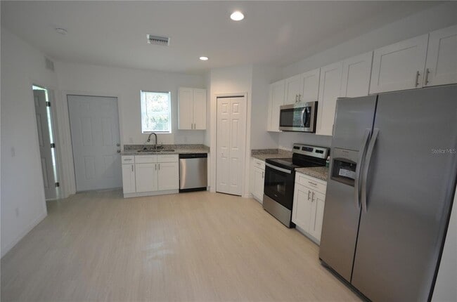 Building Photo - 3305 Bassie Ct