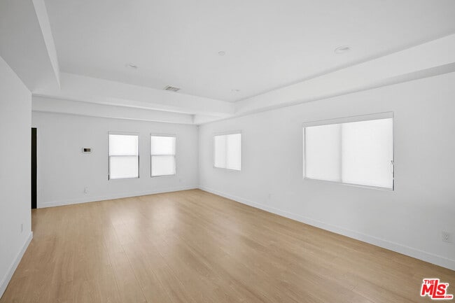 Building Photo - 5826 Craner Ave