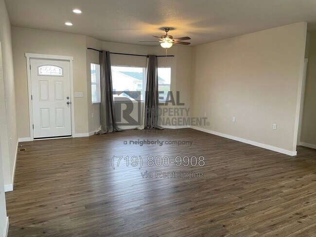 Building Photo - 430 E Stardust Dr