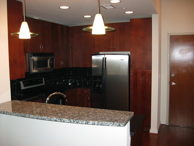 Building Photo - 860 Peachtree St NE