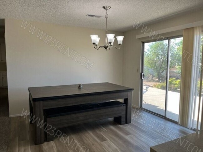 Building Photo - 3BD/2BTH SINGLE STORY HOME IN PEARBLOSSOM
