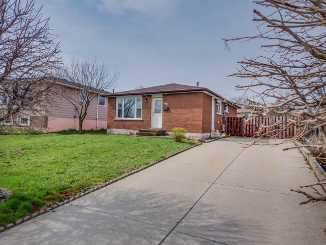 Building Photo - 40 Laird Dr